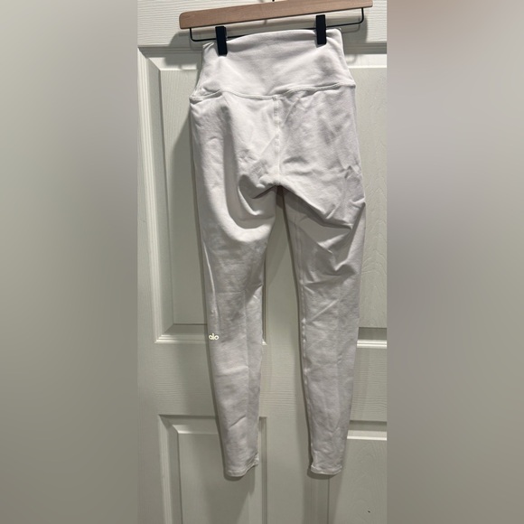 Alo Yoga Airbrush High-Waist Leggings White XS - Picture 5 of 13